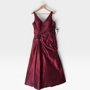 NWT Pronovias Burgundy Taffeta Evening Gown 16 Mother Of The Bride Bridal Dress